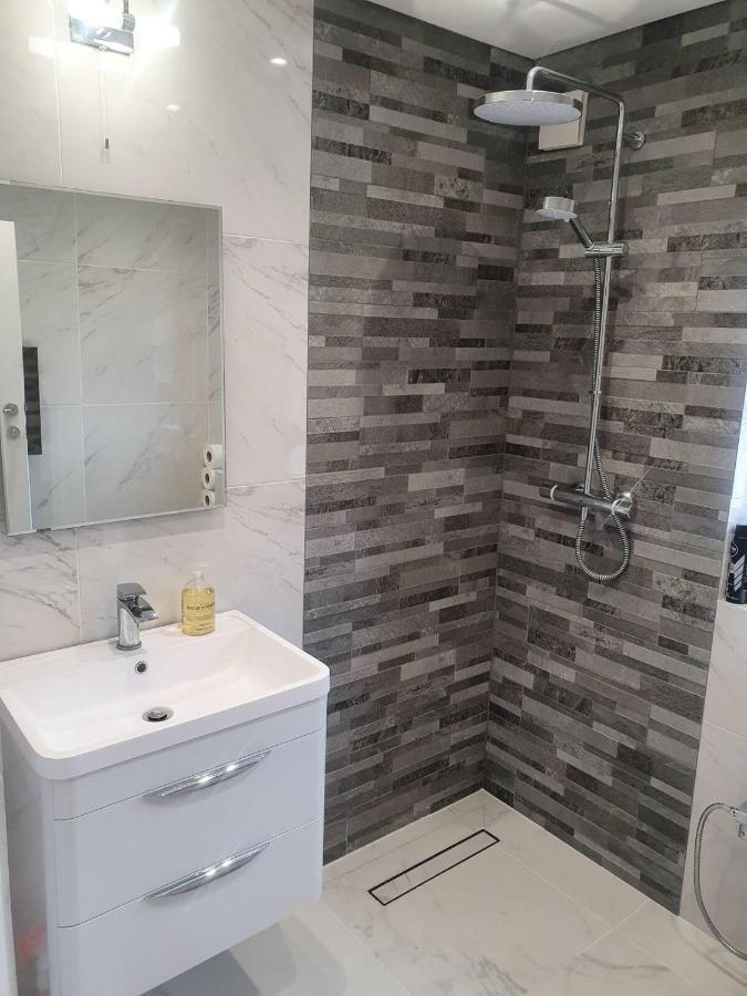 Beautiful Guest Rooms, Free Parking, 30Min Heathrow, 40Min Wembley, 60Min Central London Greenford  Esterno foto