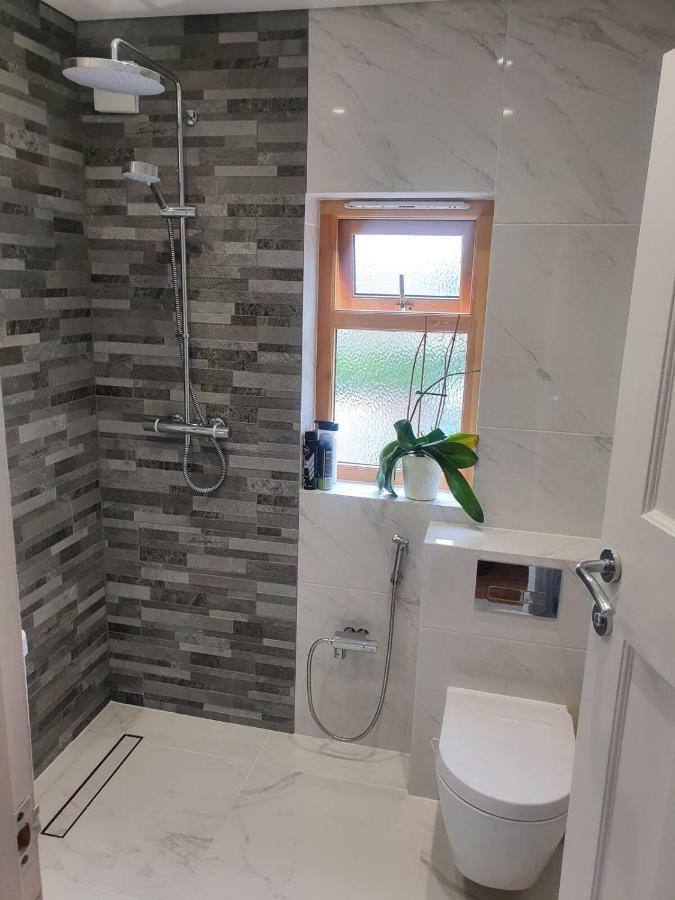 Beautiful Guest Rooms, Free Parking, 30Min Heathrow, 40Min Wembley, 60Min Central London Greenford  Esterno foto