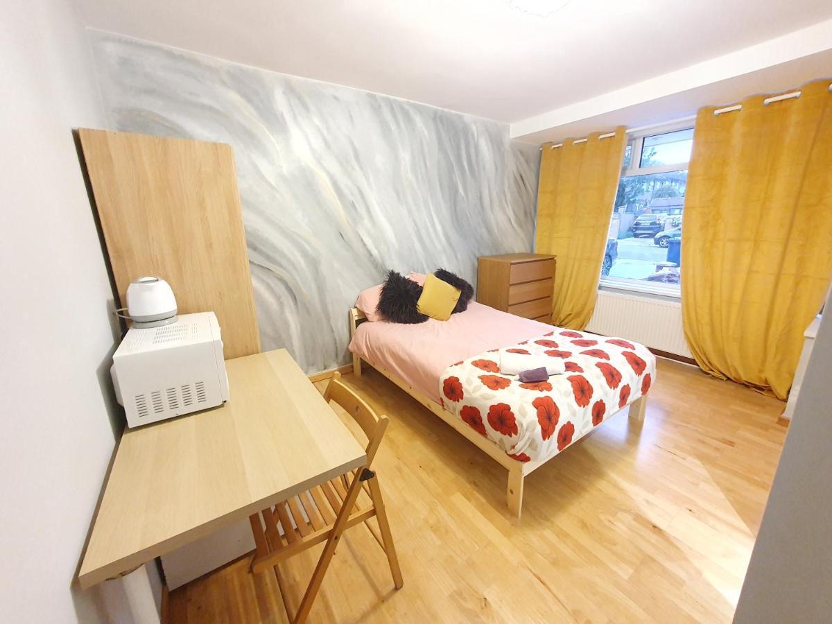Beautiful Guest Rooms, Free Parking, 30Min Heathrow, 40Min Wembley, 60Min Central London Greenford  Esterno foto