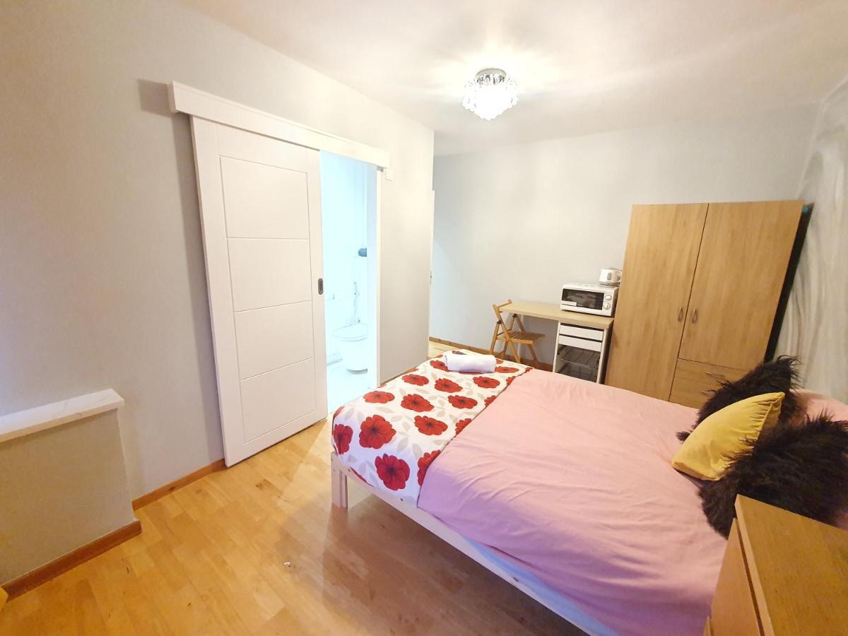 Beautiful Guest Rooms, Free Parking, 30Min Heathrow, 40Min Wembley, 60Min Central London Greenford  Esterno foto