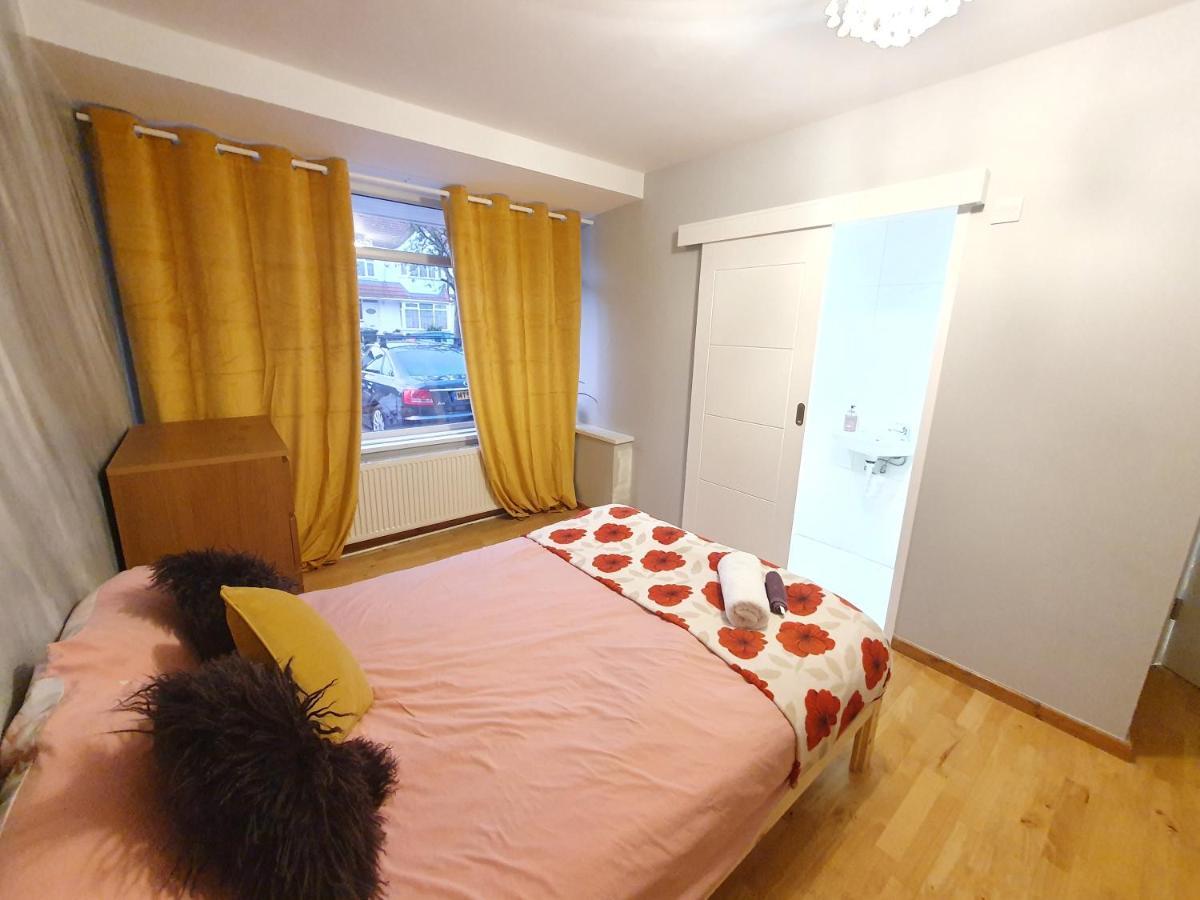 Beautiful Guest Rooms, Free Parking, 30Min Heathrow, 40Min Wembley, 60Min Central London Greenford  Esterno foto