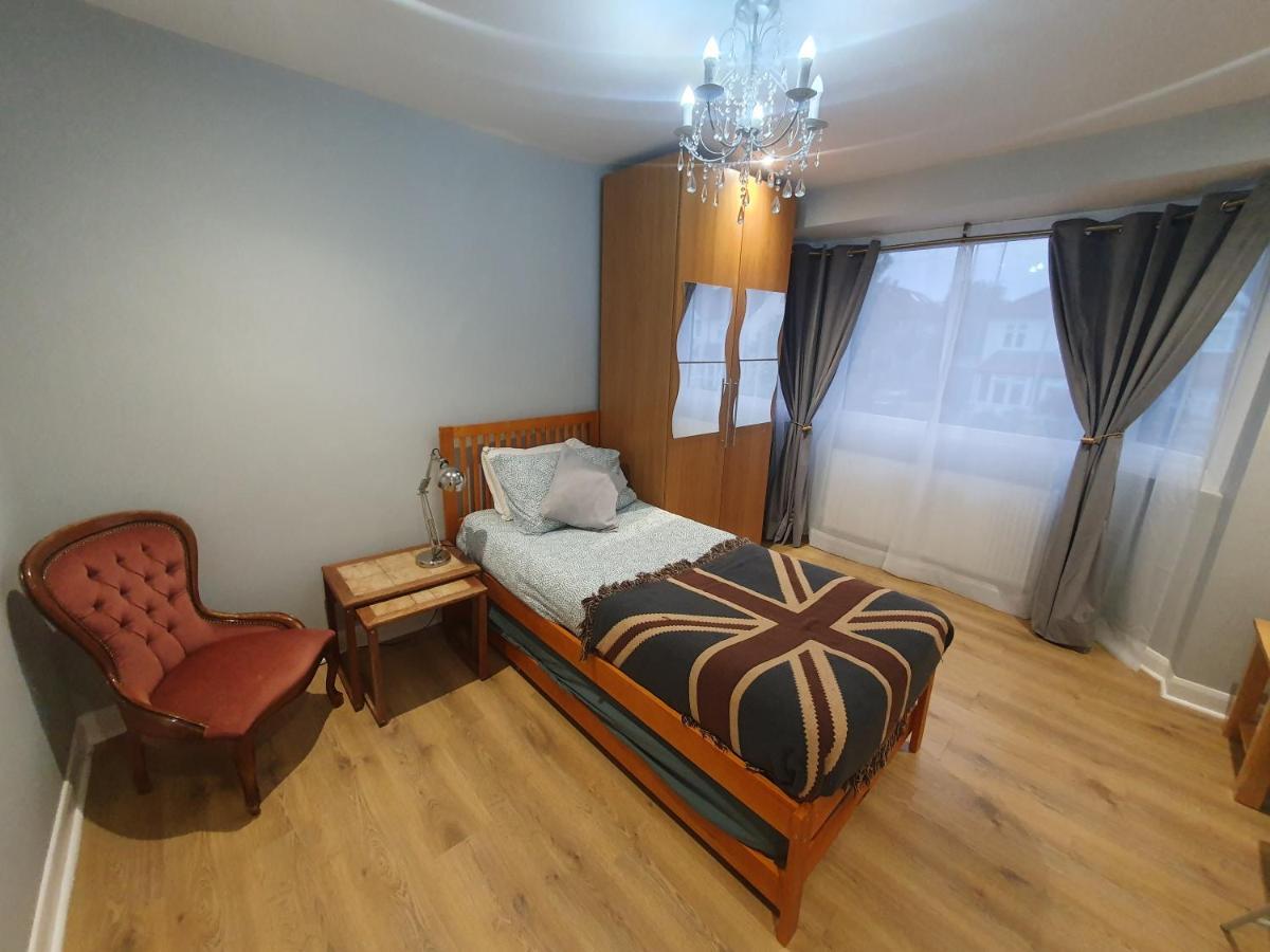 Beautiful Guest Rooms, Free Parking, 30Min Heathrow, 40Min Wembley, 60Min Central London Greenford  Esterno foto