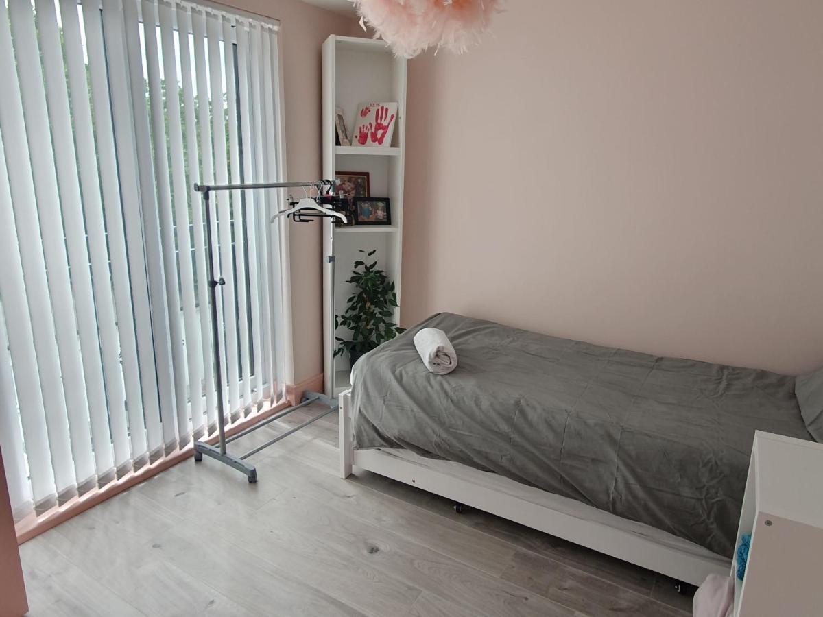 Beautiful Guest Rooms, Free Parking, 30Min Heathrow, 40Min Wembley, 60Min Central London Greenford  Esterno foto